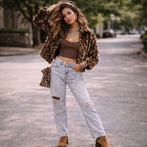 Betro Simone Light Wash High Rise Straight Leg Distressed Casual Denim Jeans 32